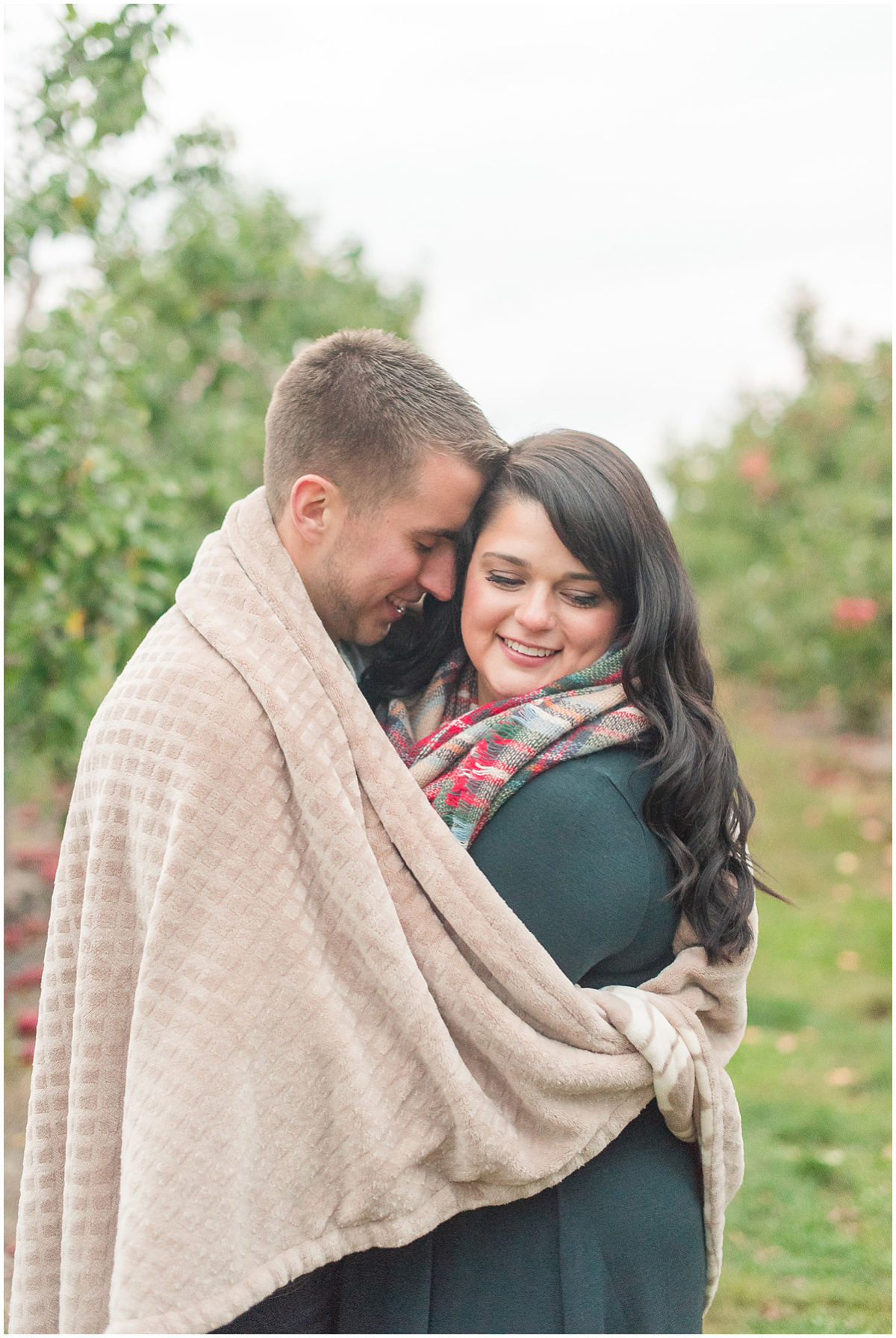 a_wine_picnic_apple_orchard_engagement_photographer_0020