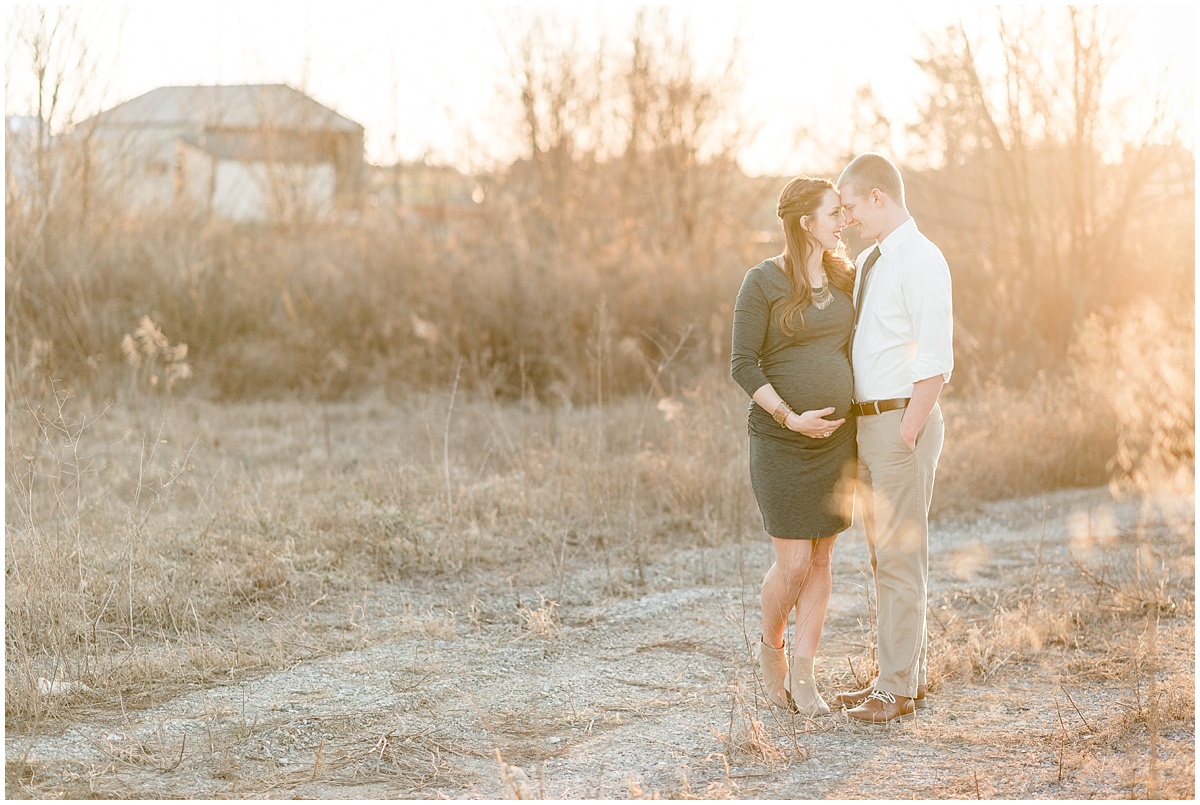 a_golden_hour_maternity_session_0005