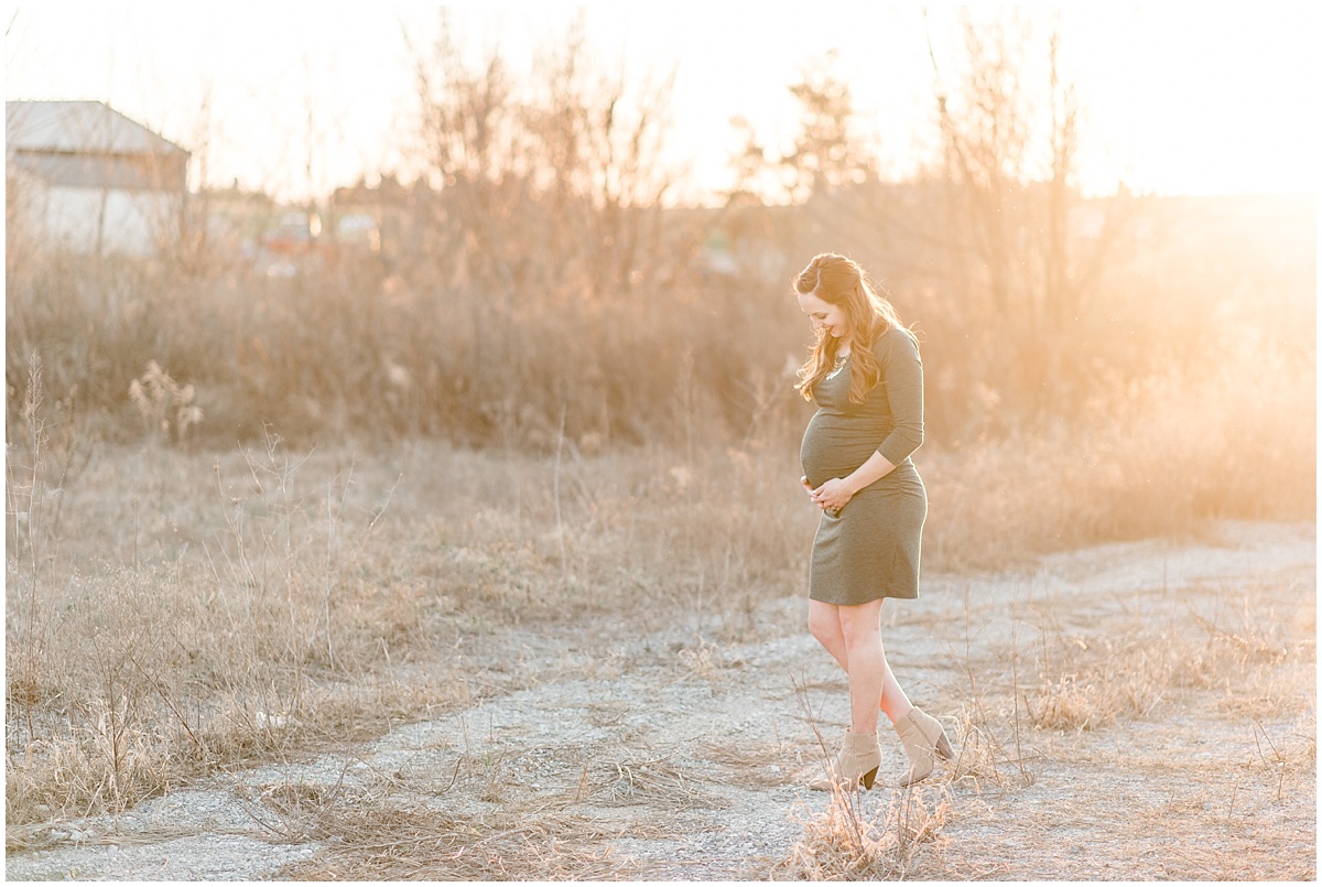 a_golden_hour_maternity_session_0007