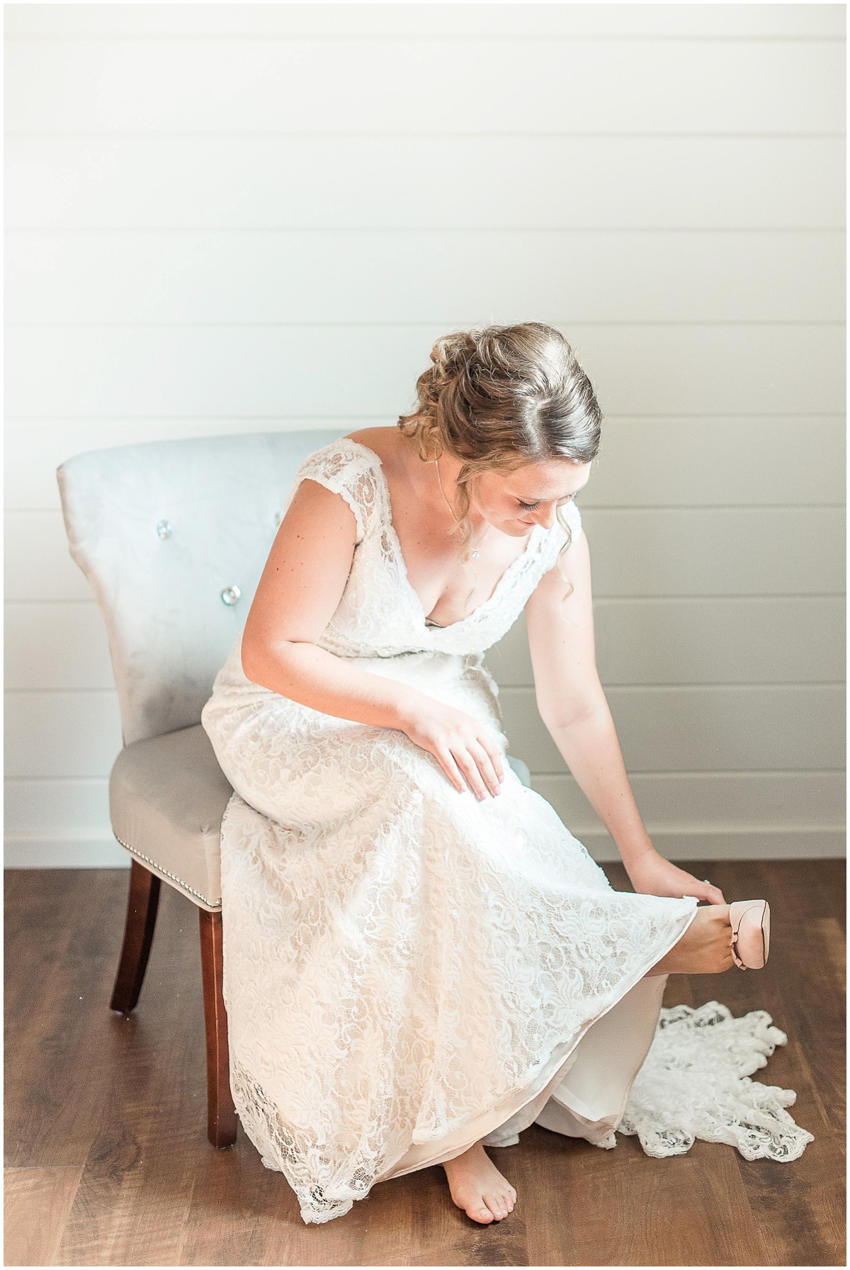 a_dusty_blue_and_navy_wedding_by_kelsey_renee_photography_0016