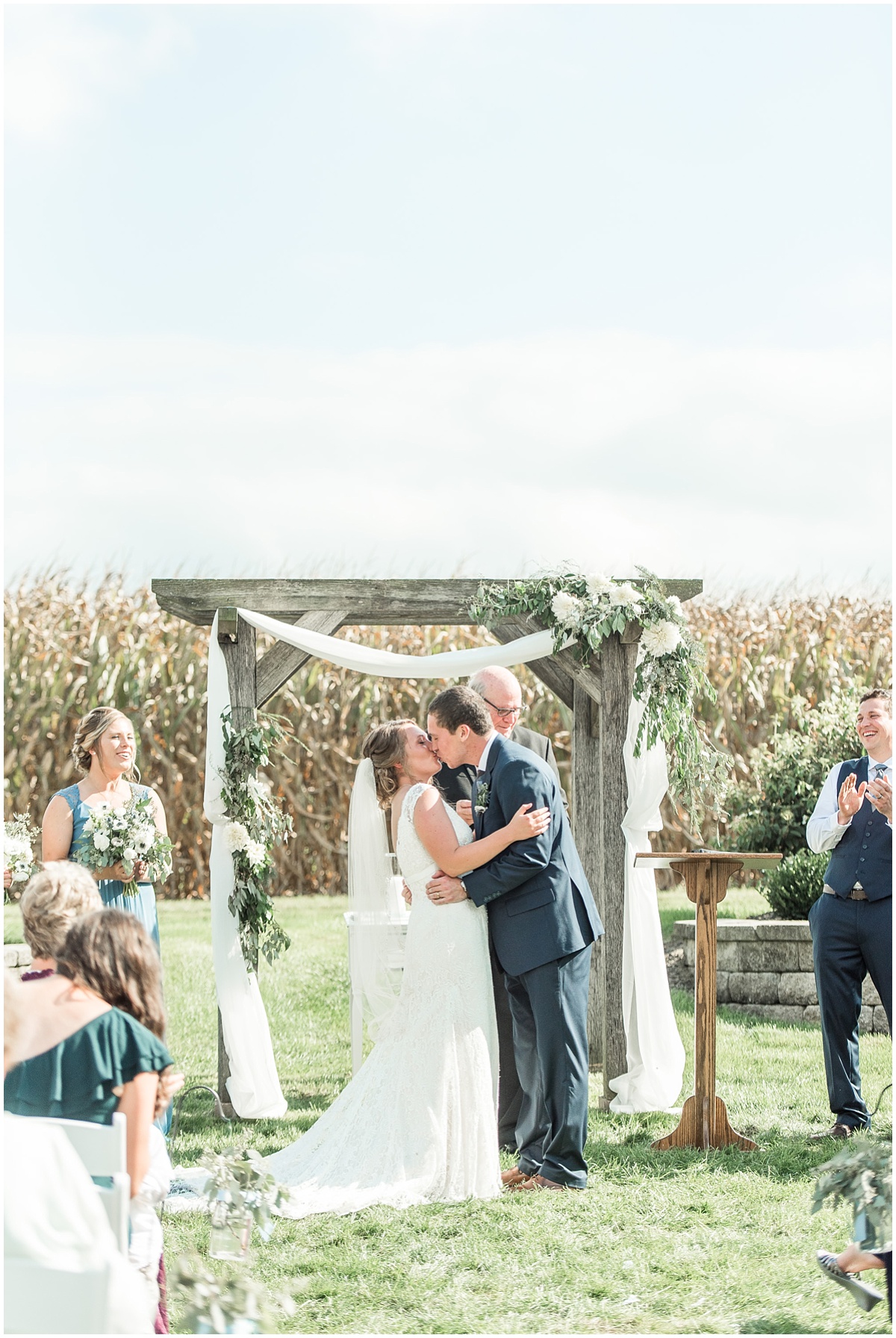 a_dusty_blue_and_navy_wedding_by_kelsey_renee_photography_0094