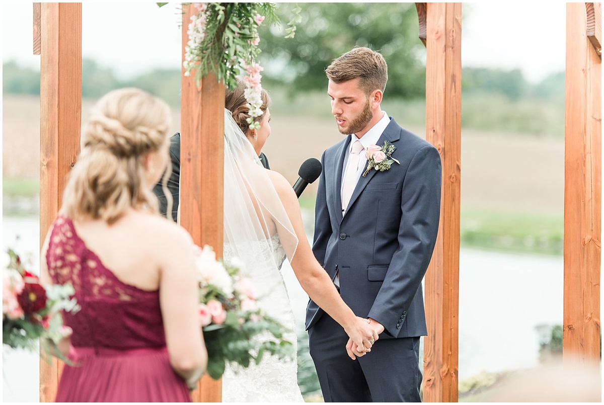 a_harvest_view_barn_wedding_elizabethtown_pa_by_kelsey_renee_photography_0074