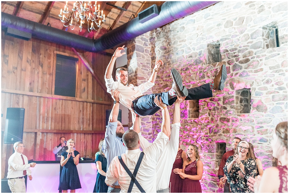 a_harvest_view_barn_wedding_elizabethtown_pa_by_kelsey_renee_photography_0097