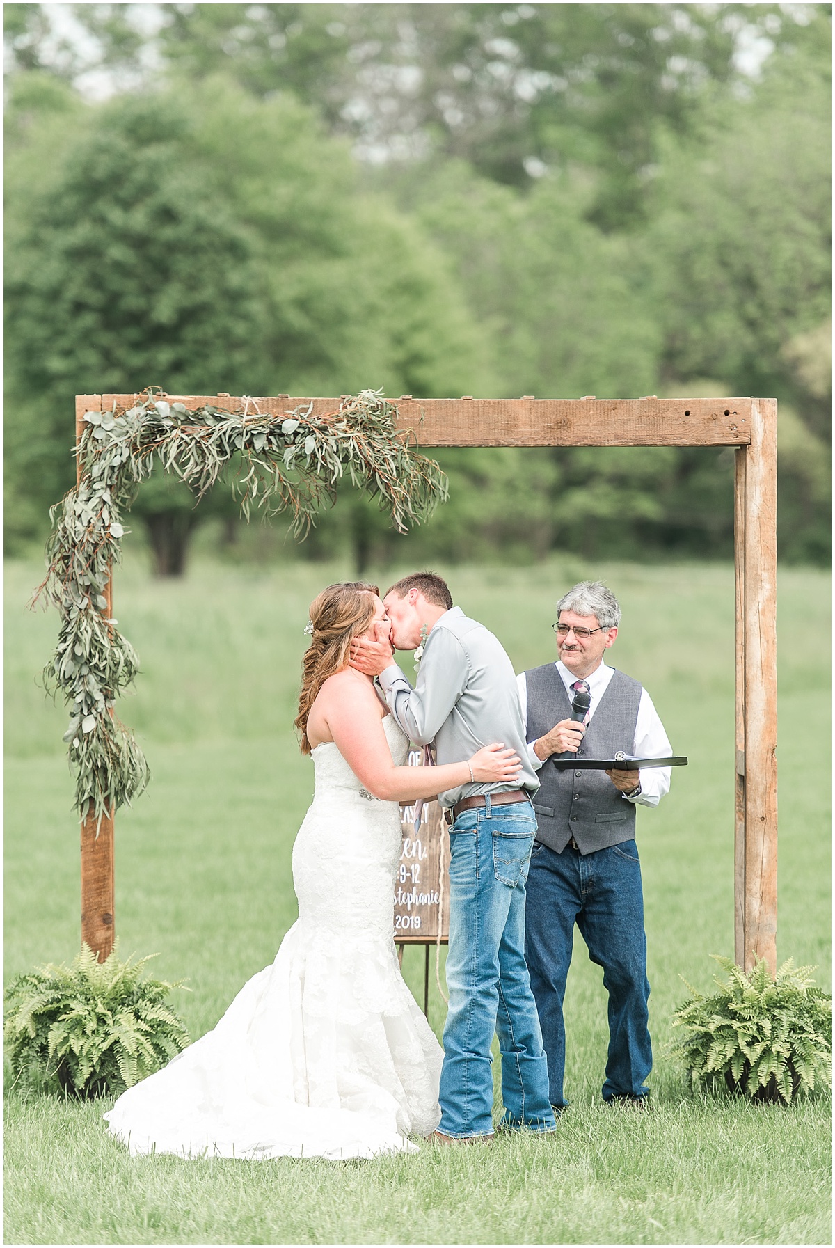a_blush_outdoor_backyard_wedding_by_kelsey_renee_photography_0072