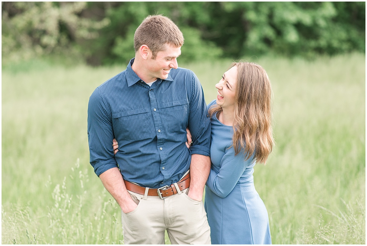 a_navy_blue_spring_engagement_session_by_kelsey_renee_photography_0006
