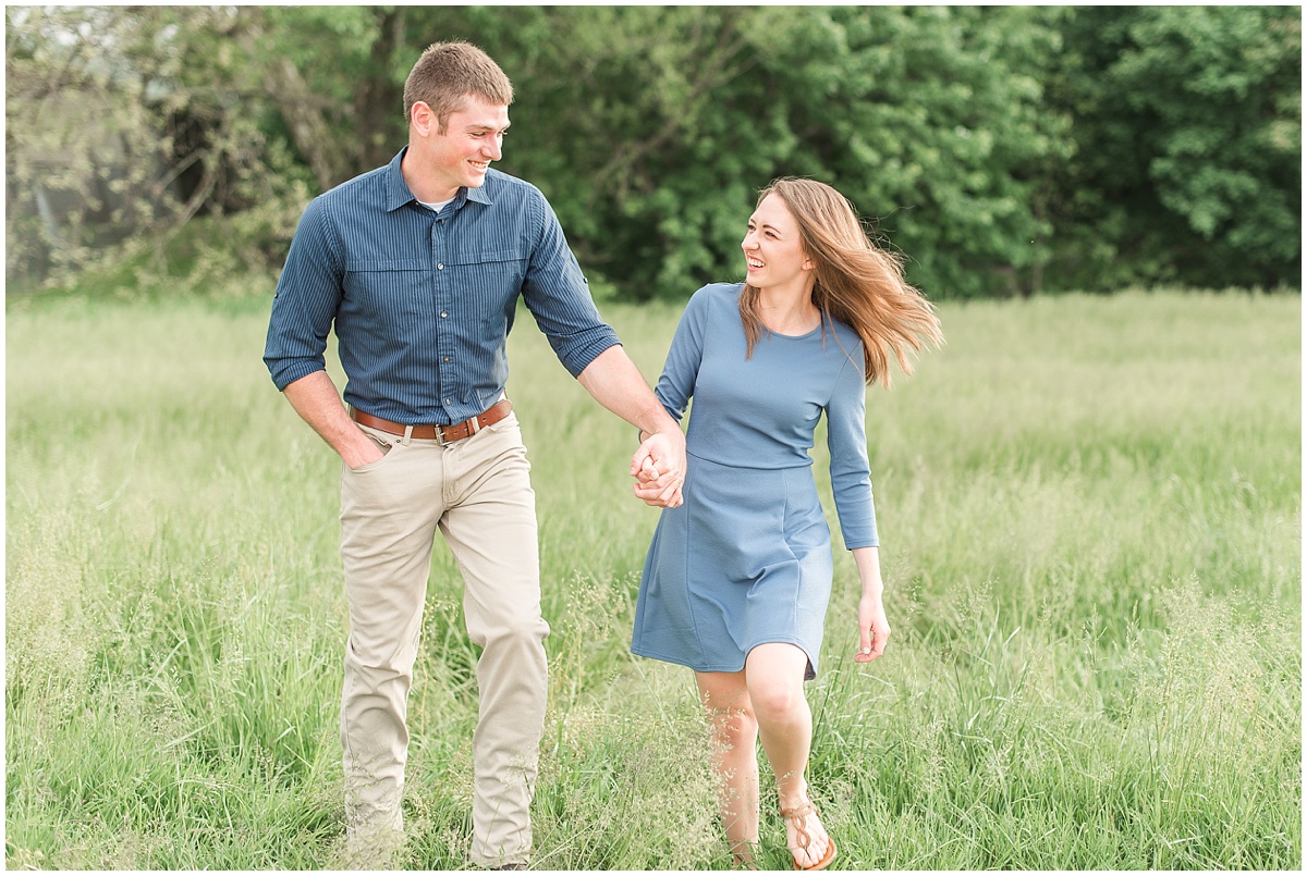 a_navy_blue_spring_engagement_session_by_kelsey_renee_photography_0017