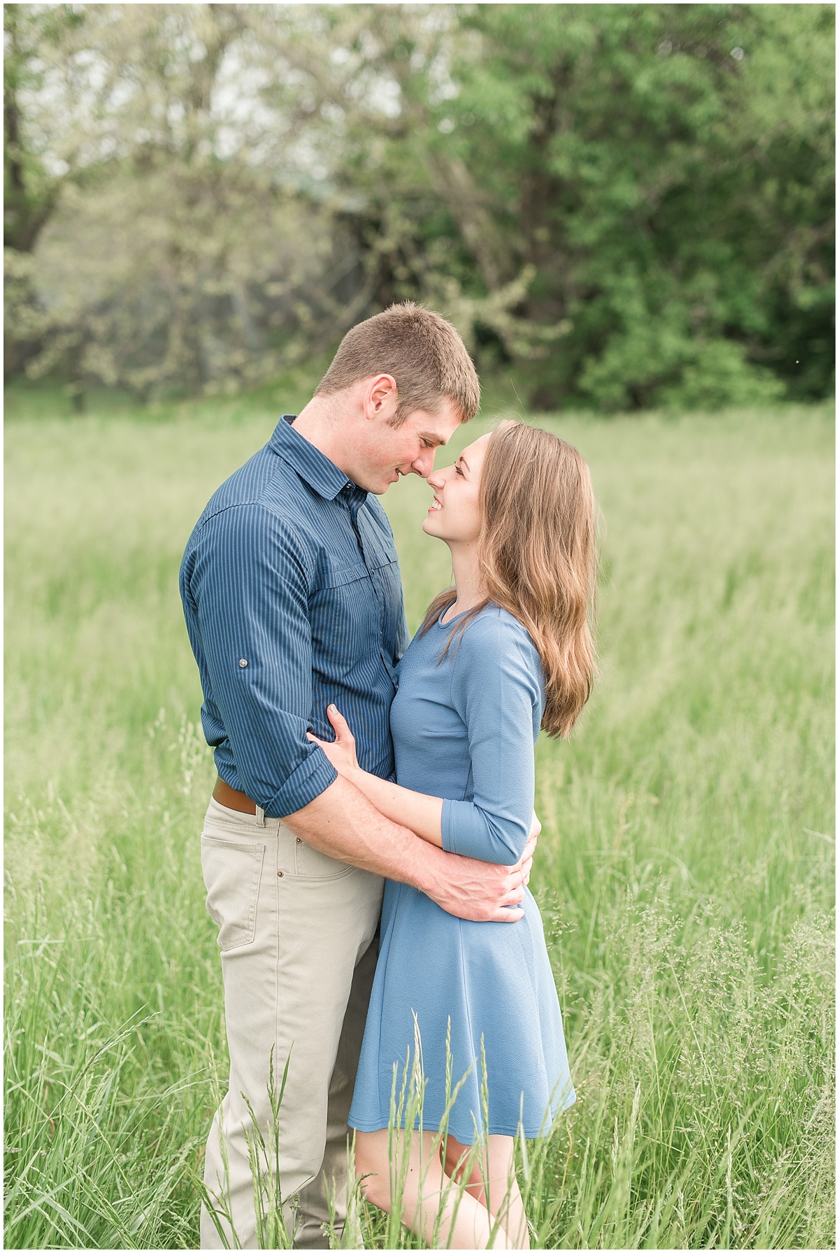 a_navy_blue_spring_engagement_session_by_kelsey_renee_photography_0022