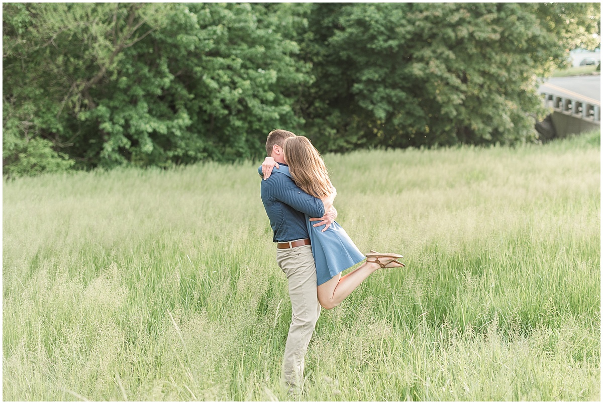 a_navy_blue_spring_engagement_session_by_kelsey_renee_photography_0024